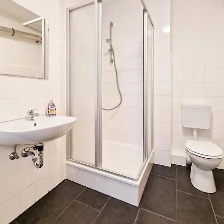 Tolstov Apartments - 1 or 3 Room Apartments - 30 Min Messe DUS Appartement