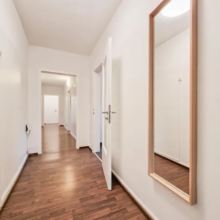 Appartement Tolstov Apartments - 1 or 3 Room Apartments - 30 Min Messe DUS *