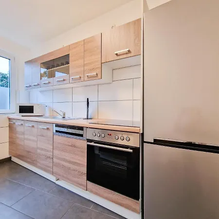 Appartement Tolstov Apartments - 1 or 3 Room Apartments - 30 Min Messe DUS Duisburg
