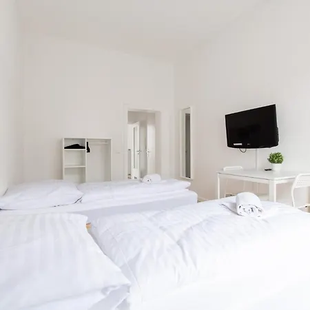 Appartement Tolstov Apartments - 1 or 3 Room Apartments - 30 Min Messe DUS