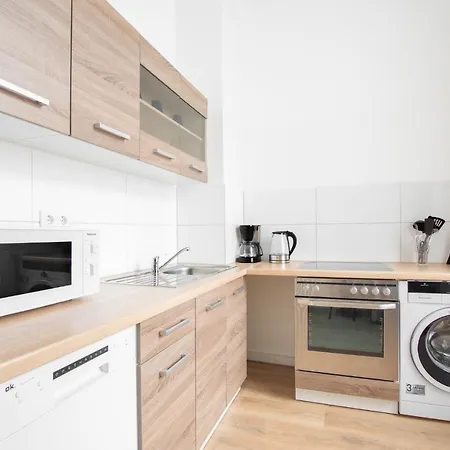 Tolstov Apartments - 1 or 3 Room Apartments - 30 Min Messe DUS Duisburg