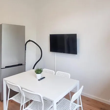 Appartement Tolstov Apartments - 1 or 3 Room Apartments - 30 Min Messe DUS Duisburg