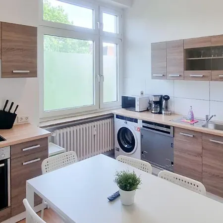 Tolstov Apartments - 1 or 3 Room Apartments - 30 Min Messe DUS * Duisburg
