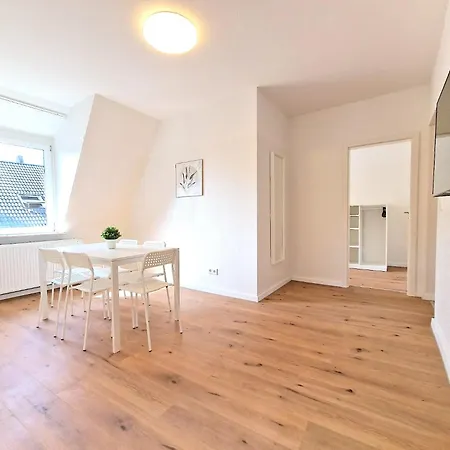 Appartement Tolstov Apartments - 1 or 3 Room Apartments - 30 Min Messe DUS