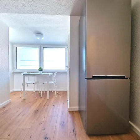 Appartement Tolstov Apartments - 1 or 3 Room Apartments - 30 Min Messe DUS