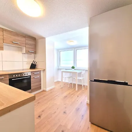 Appartement Tolstov Apartments - 1 or 3 Room Apartments - 30 Min Messe DUS *