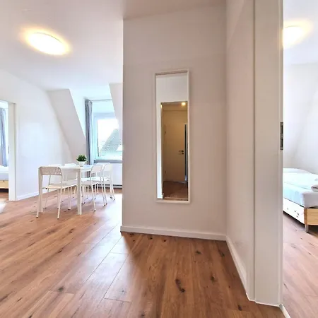 Appartement Tolstov Apartments - 1 or 3 Room Apartments - 30 Min Messe DUS