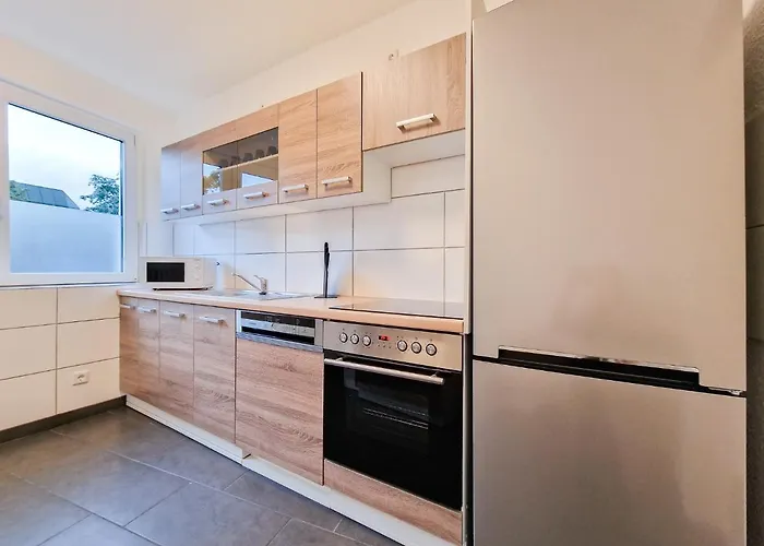 Lejlighed Tolstov - 1 Or 3 - 30 Min Messe Dus Duisburg